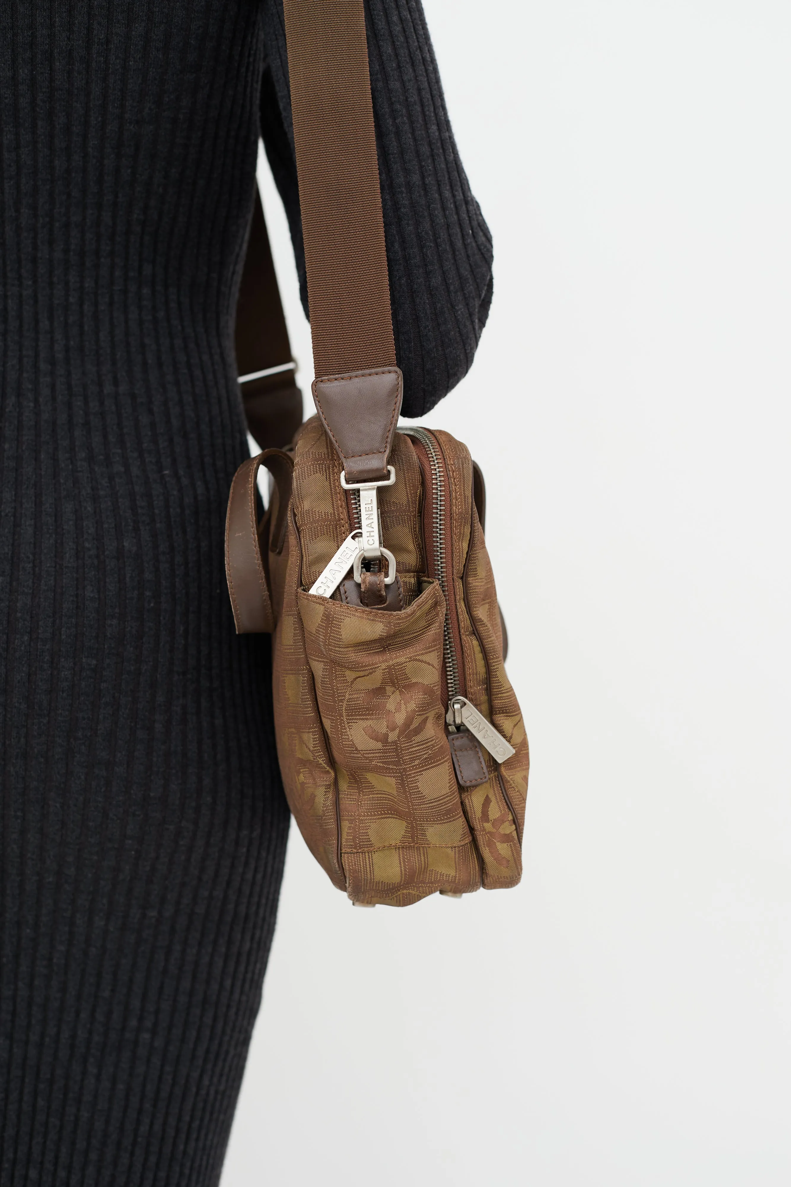 2002 Khaki Travel Line Logo Messenger Bag