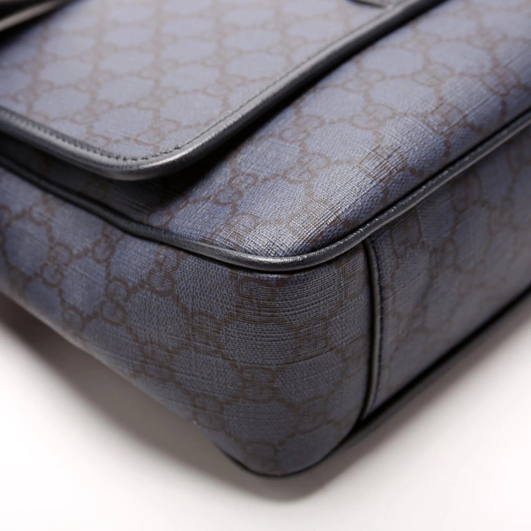 761741 GG Supreme Ophidia Medium Messenger