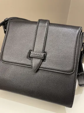 Chanel Vintage Messenger Crossbody Black Grainy Leather