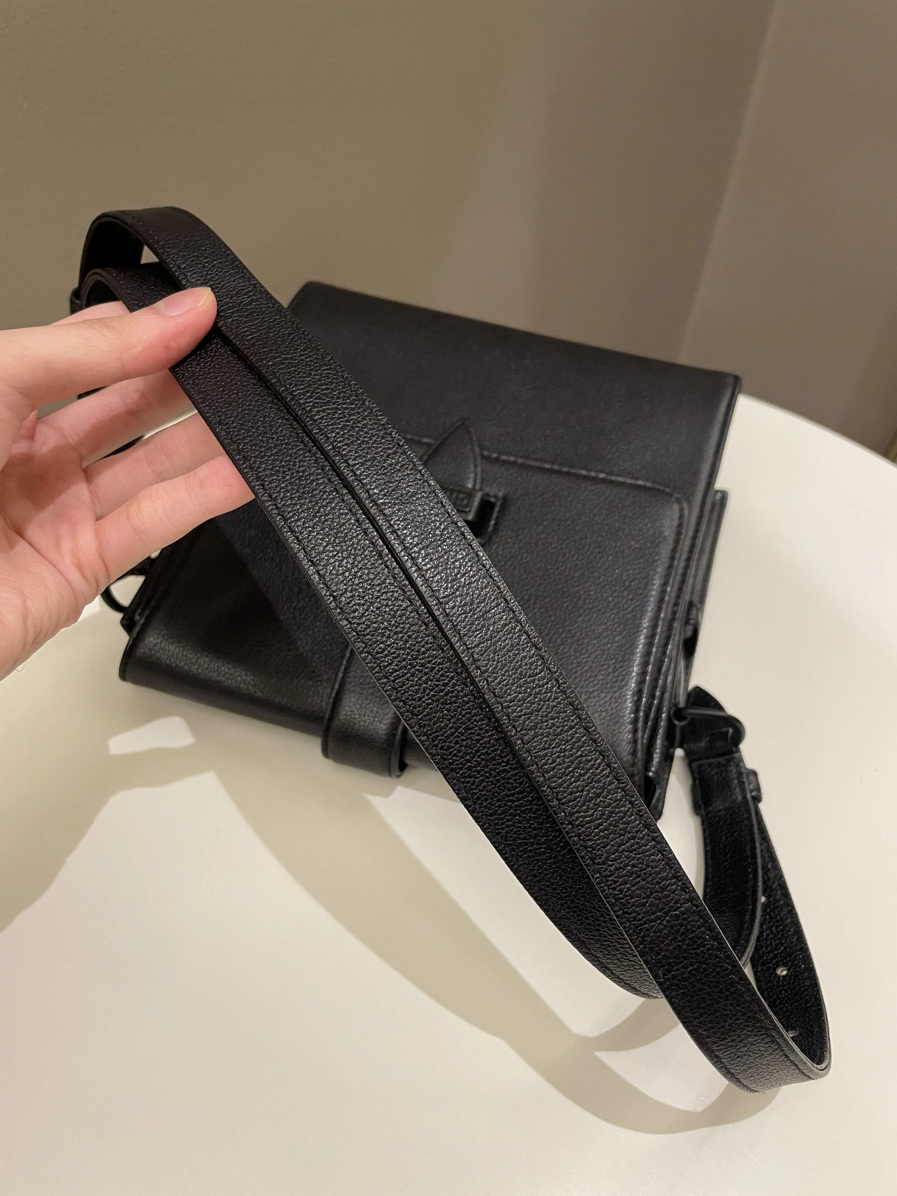 Chanel Vintage Messenger Crossbody Black Grainy Leather