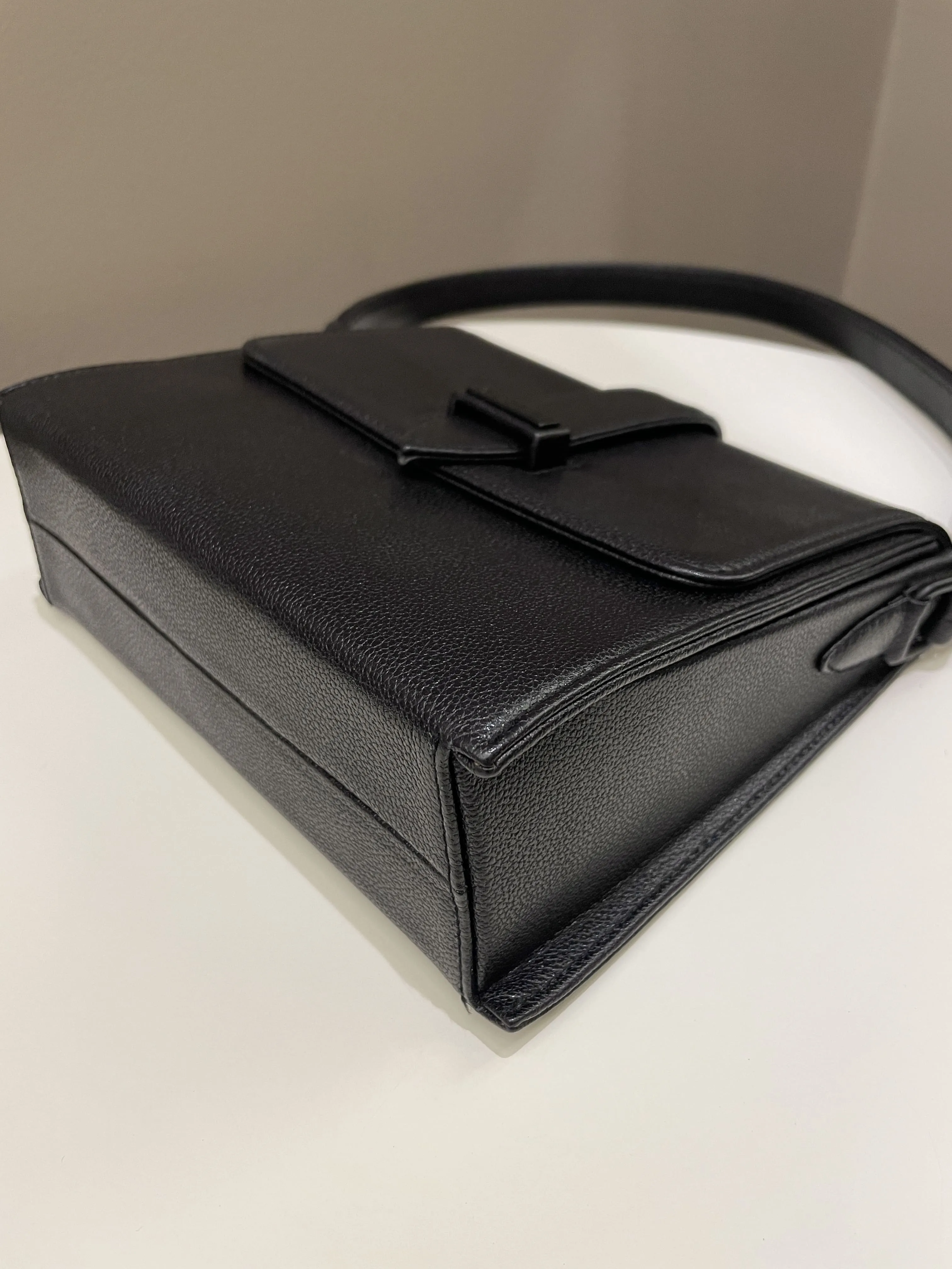 Chanel Vintage Messenger Crossbody Black Grainy Leather