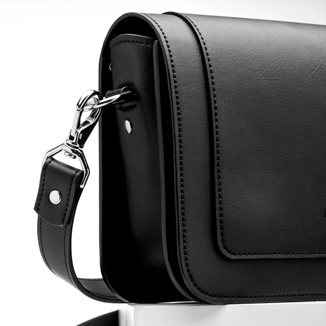 Evie & Flo Hilma Messenger Bag Sand